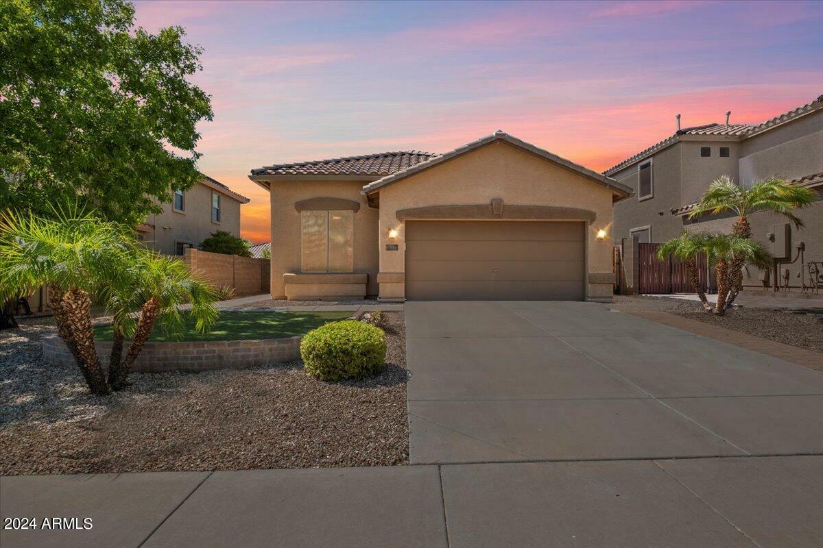 Property Photo: 7054 W Eagle Ridge Lane AZ 85383
