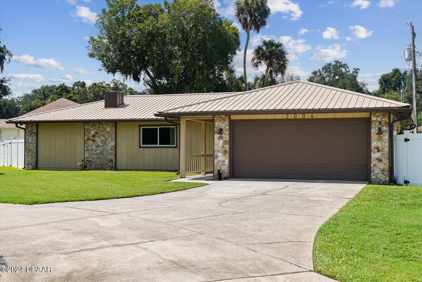 Property Photo:  2004 Needle Palm Drive  FL 32141 