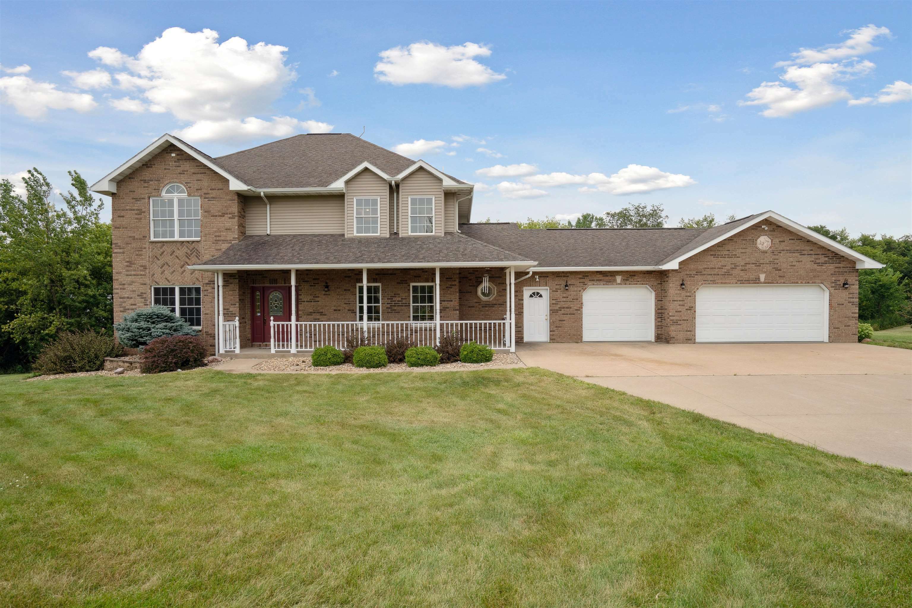 Property Photo:  13580 Sundance Court  IA 52002 