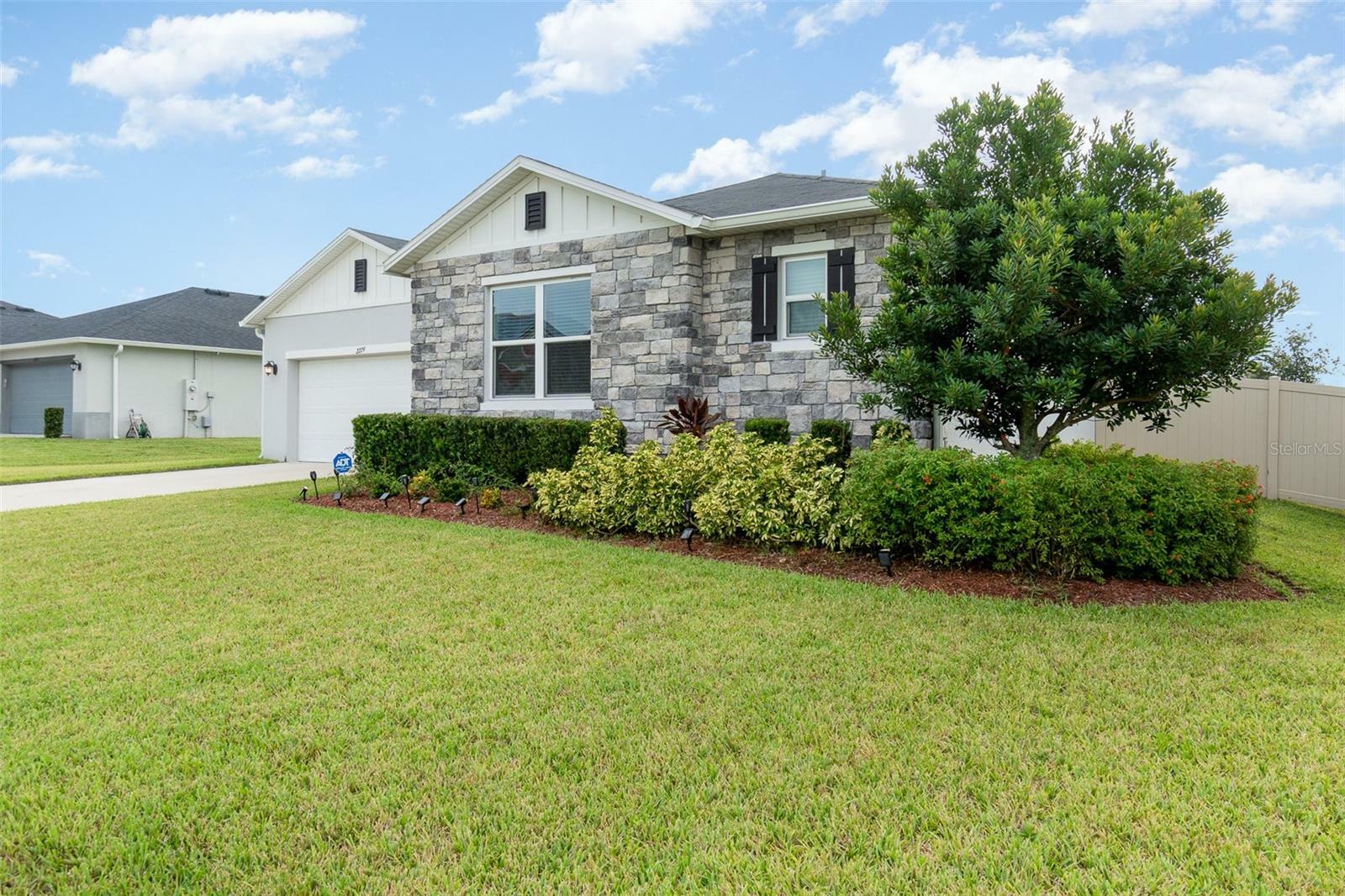 Property Photo:  2279 Carriage Pointe Loop  FL 32712 