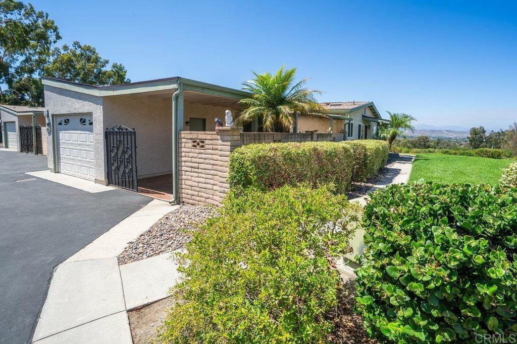 Property Photo:  914 Royal Tern Way  CA 92057 