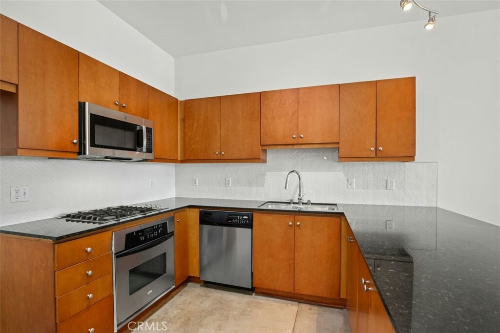 Property Photo:  435 W Center Street Promenade 326  CA 92805 