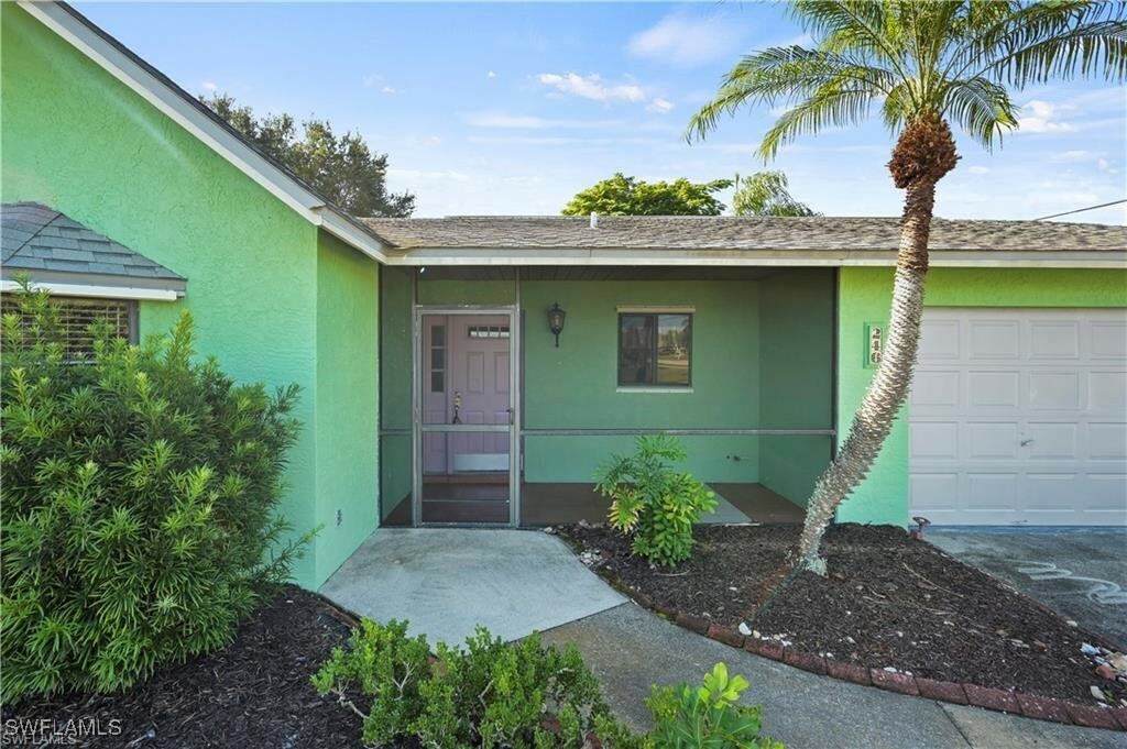 Property Photo:  246 SW 34th Terrace  FL 33914 