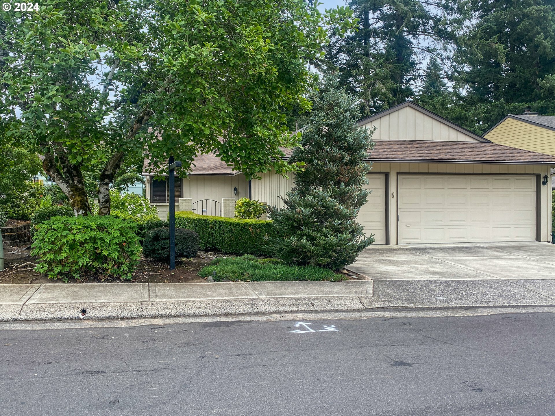 Property Photo:  2609 SE Balboa Dr  WA 98683 