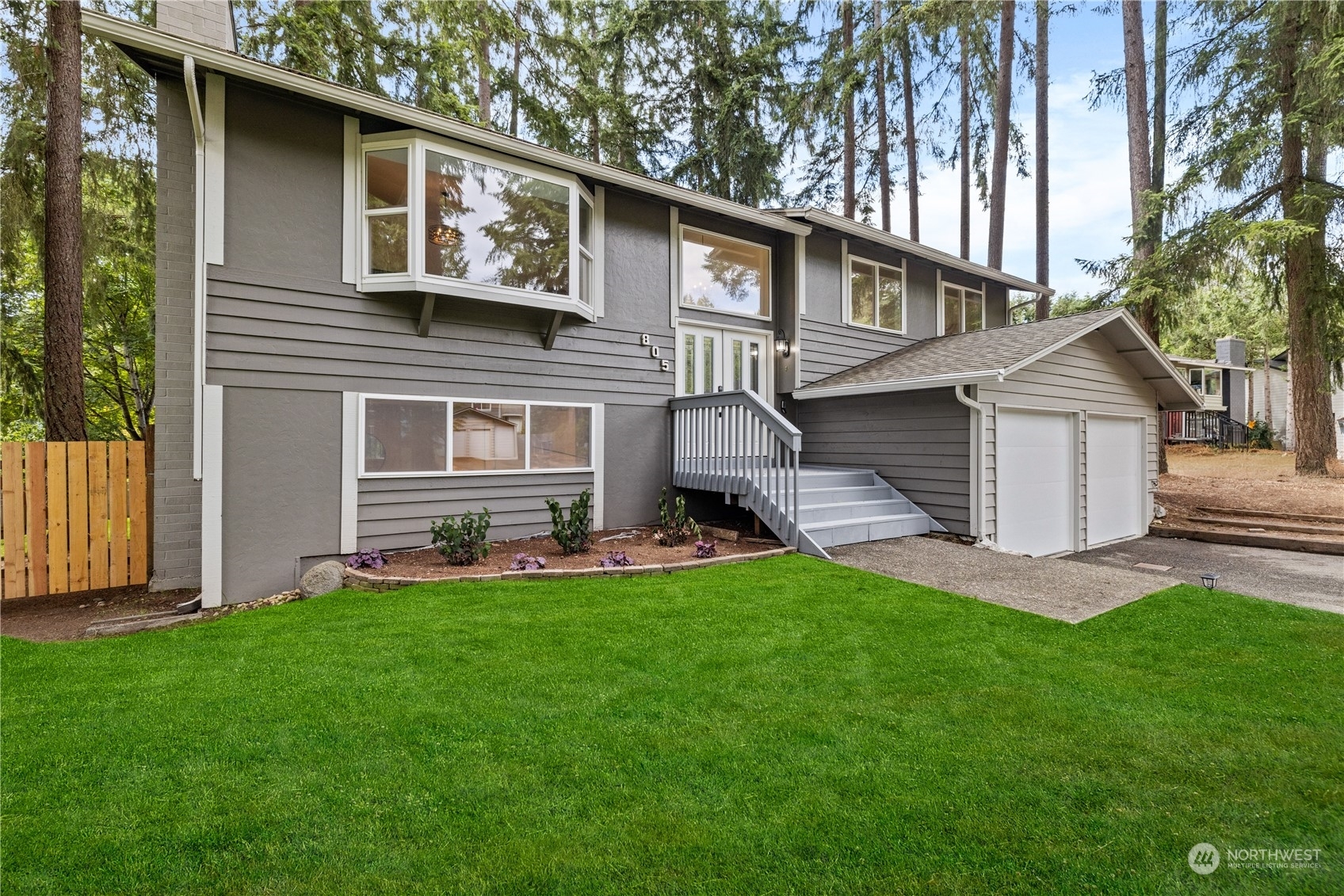 Property Photo:  805 217th Place NE  WA 98074 