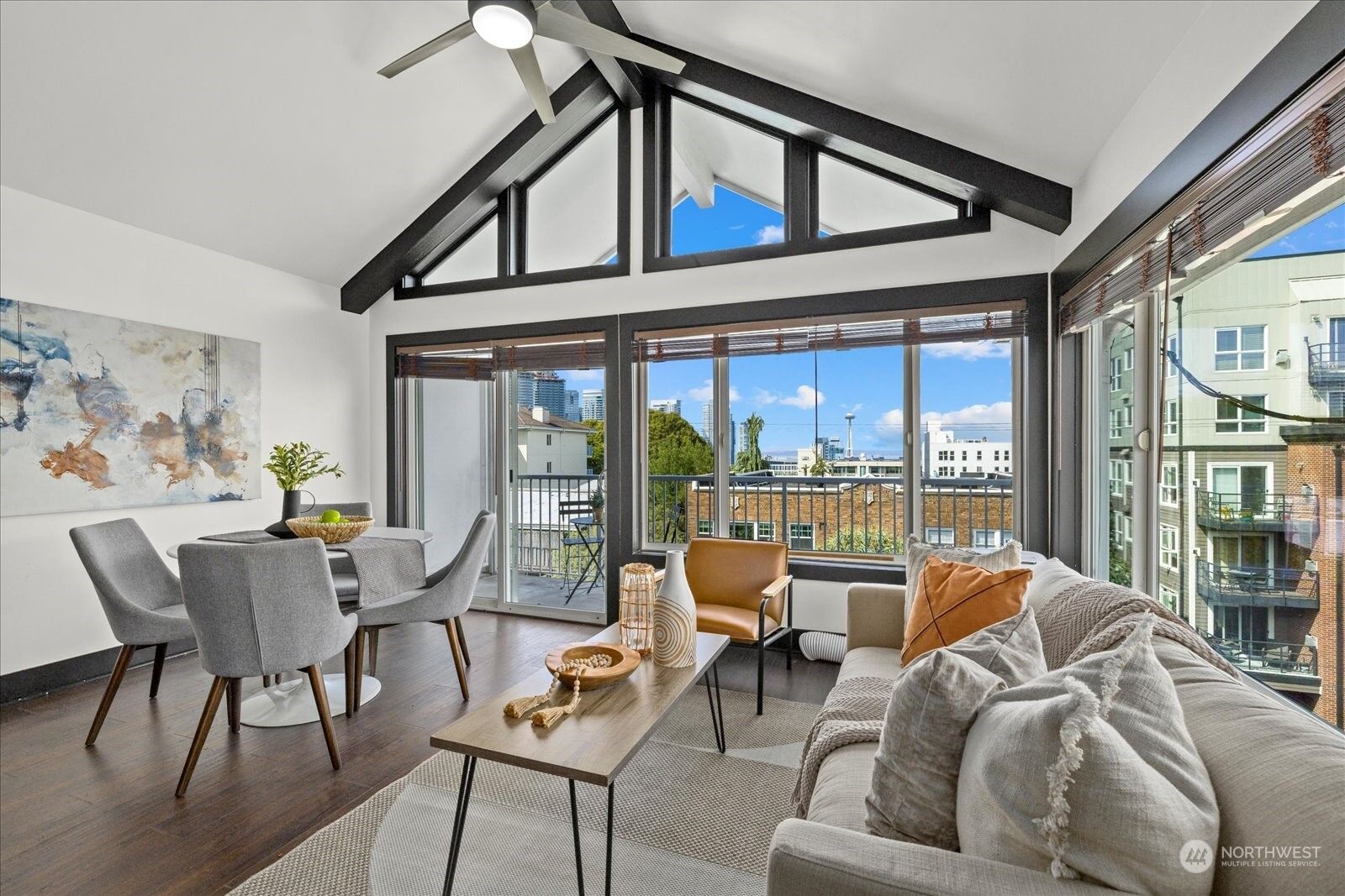 Property Photo:  308 Summit Avenue E 504  WA 98102 