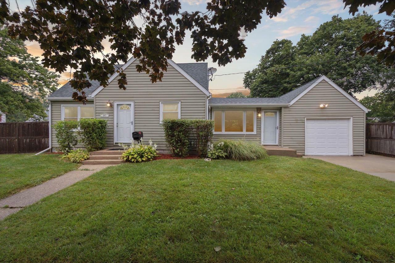 Property Photo:  507 Blaine Avenue  WI 53545 