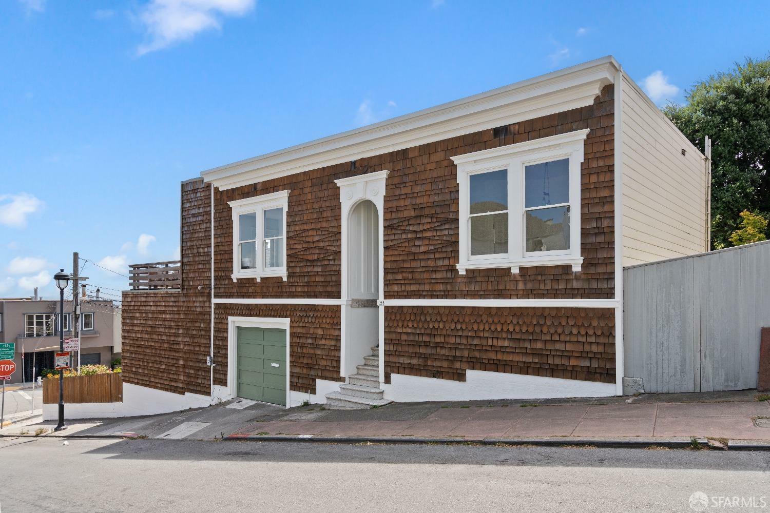 Property Photo:  125 Romain Street  CA 94114 