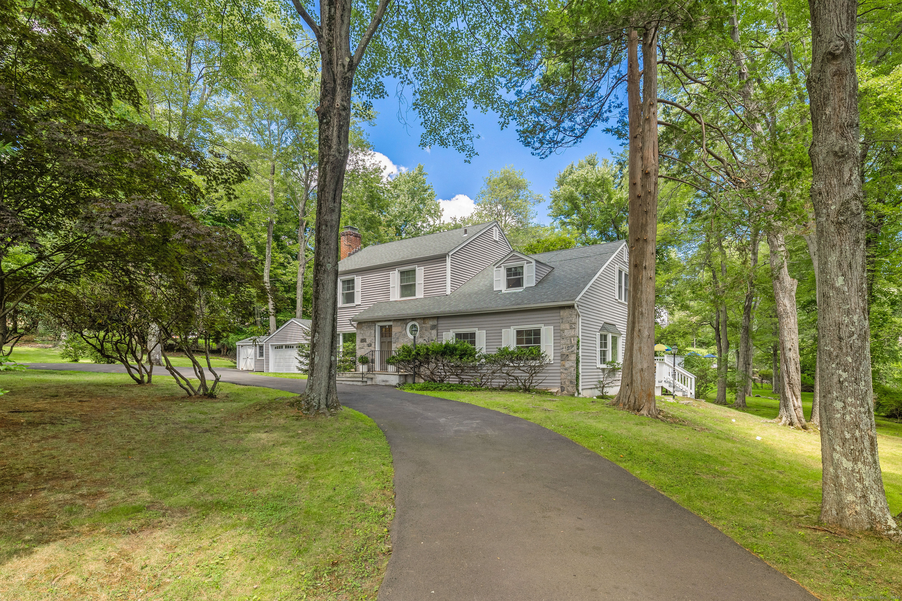 Property Photo:  295 Roxbury Road  CT 06902 