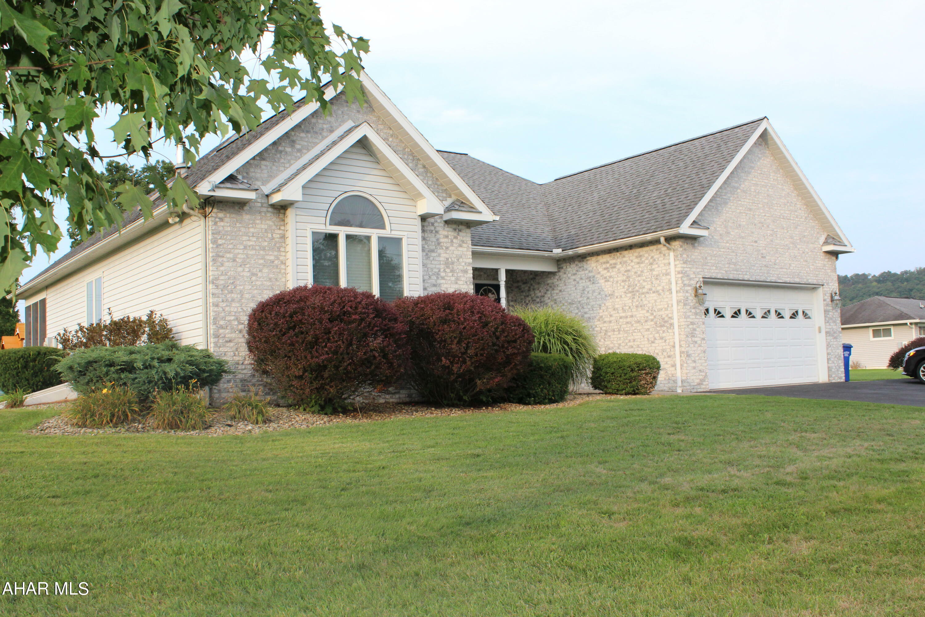 Property Photo:  154 Parkview Drive  PA 15537 