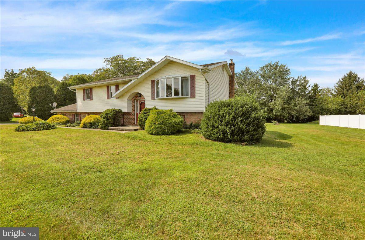 Property Photo:  9707 Longswamp Road  PA 19539 