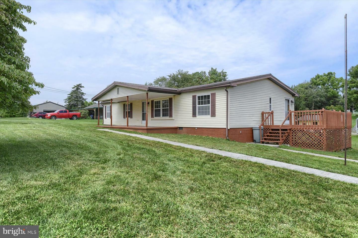 Property Photo:  125 Oak Flat Road  PA 17241 