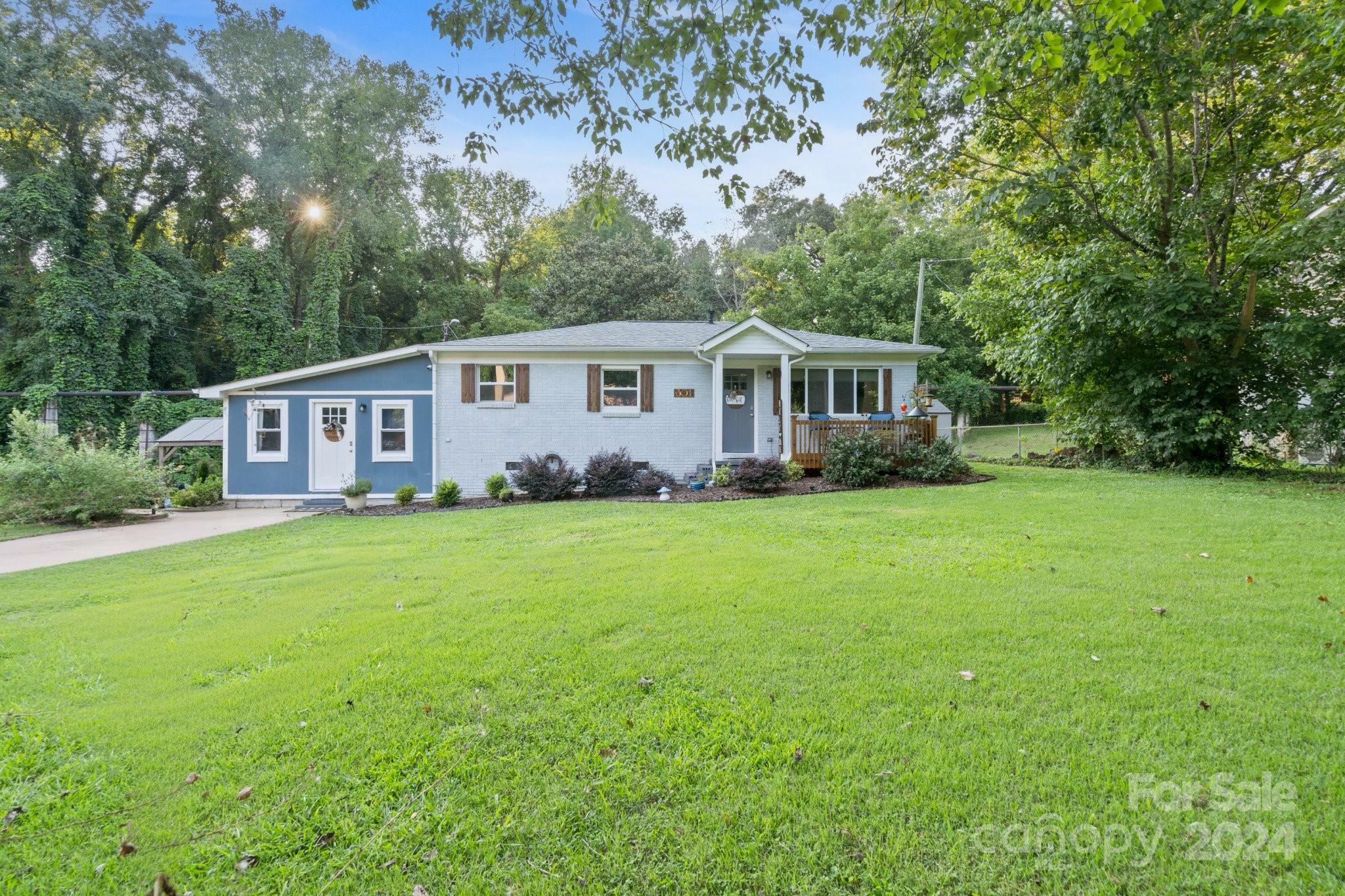 Property Photo:  301 6th Street SE  NC 28012 