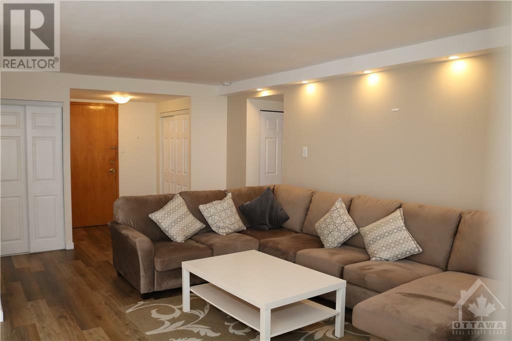 Property Photo:  2760 Carousel Crescent 1509  ON K1T 2N4 