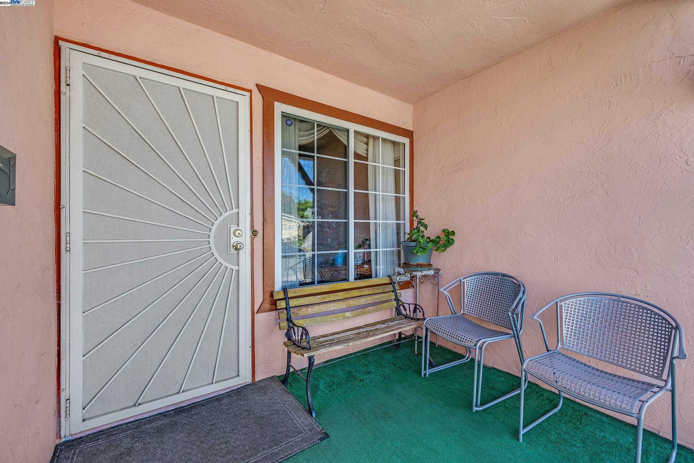 Property Photo:  270 Benjamin Ave  CA 94565 