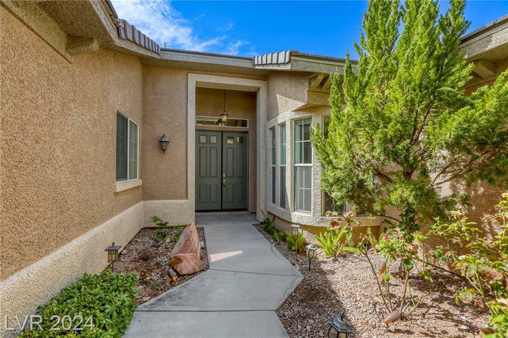 Property Photo:  10253 Garden Glen Lane  NV 89135 