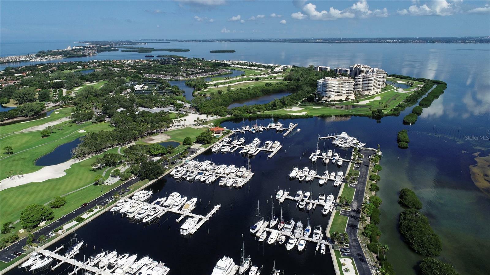 Property Photo:  2800 Harbourside Dr E-22  FL 34228 