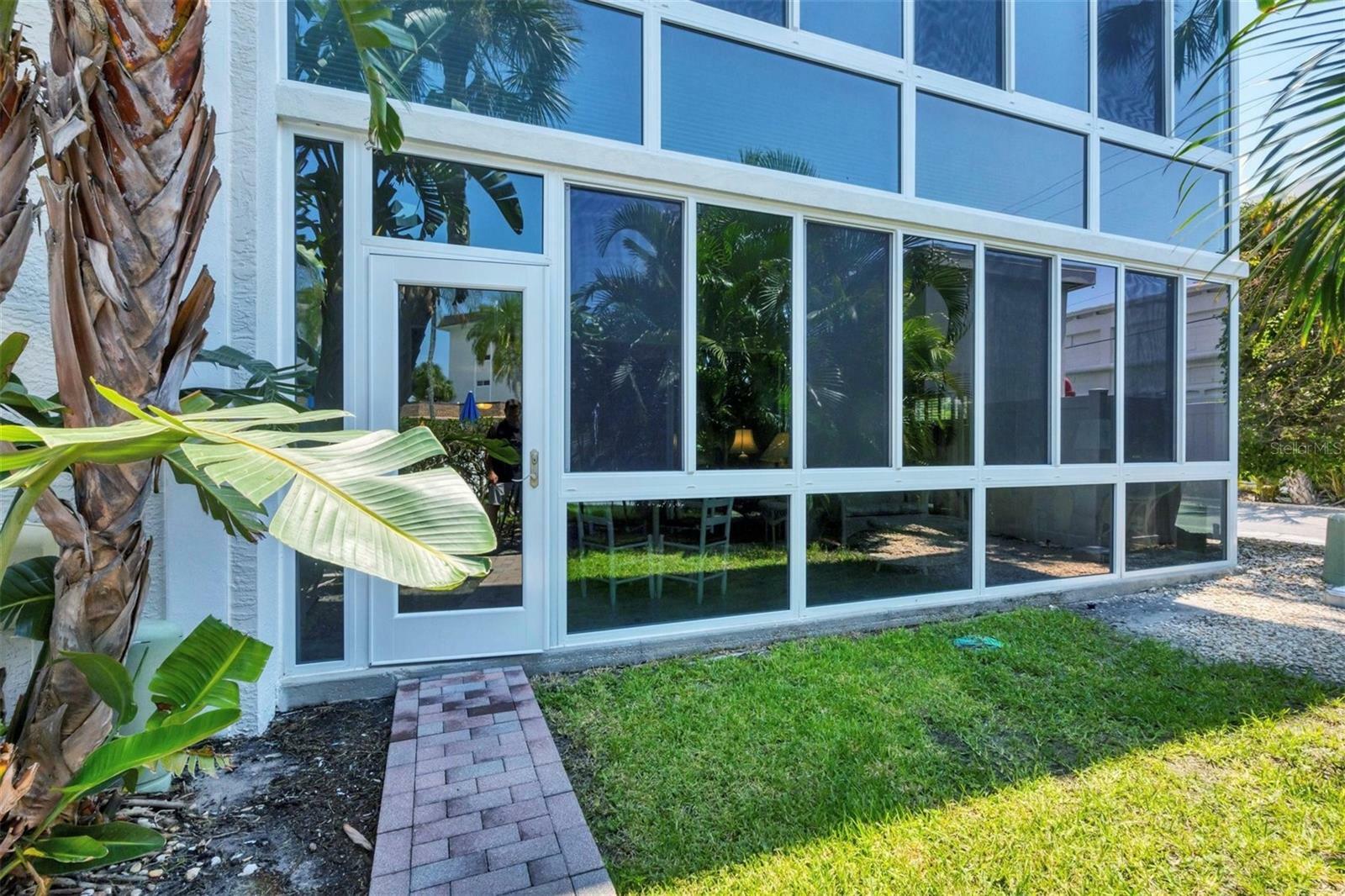 Property Photo:  2100 Benjamin Franklin Drive 105  FL 34236 