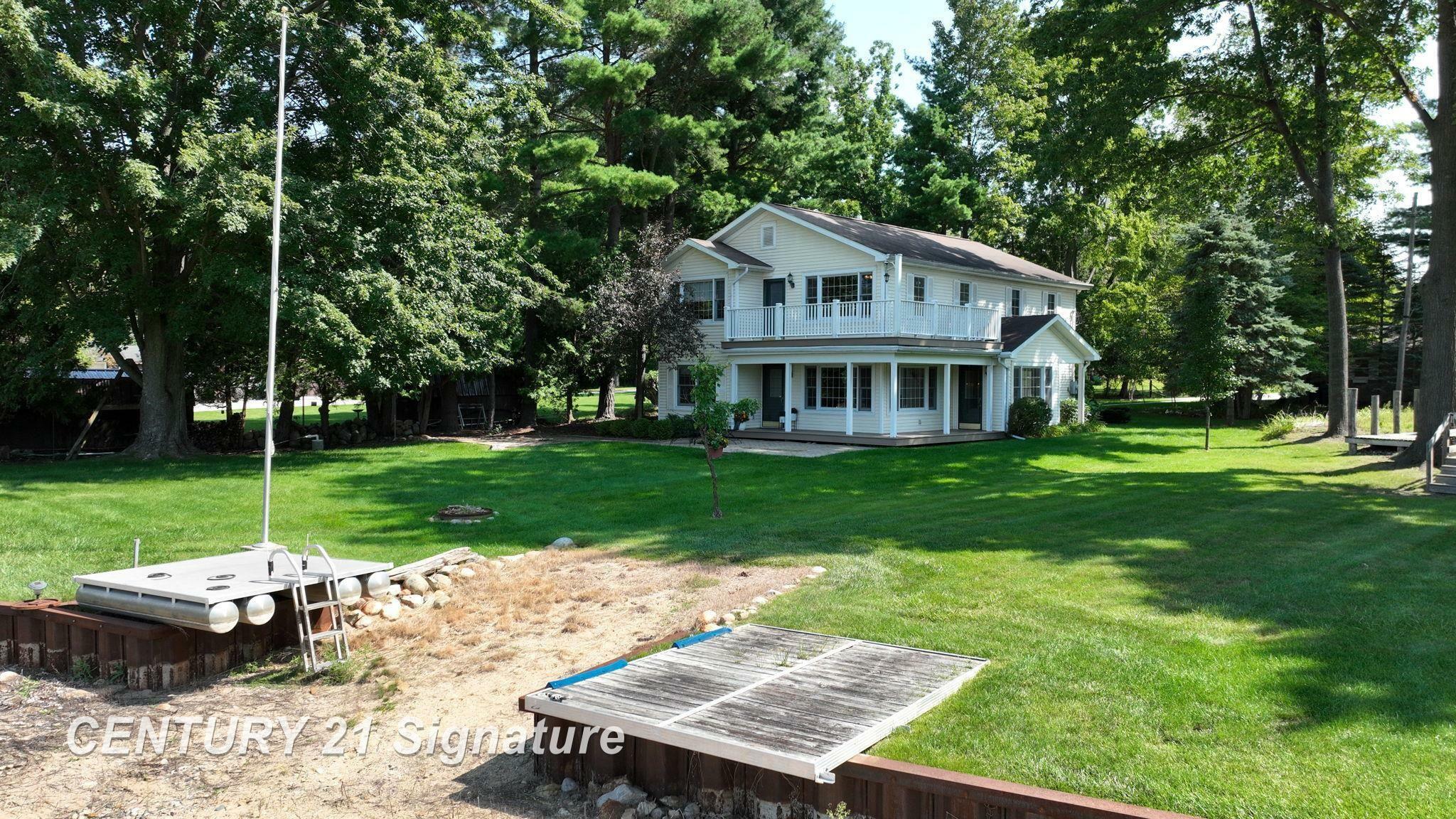 Property Photo:  7 E Lakeshore  MI 48628 