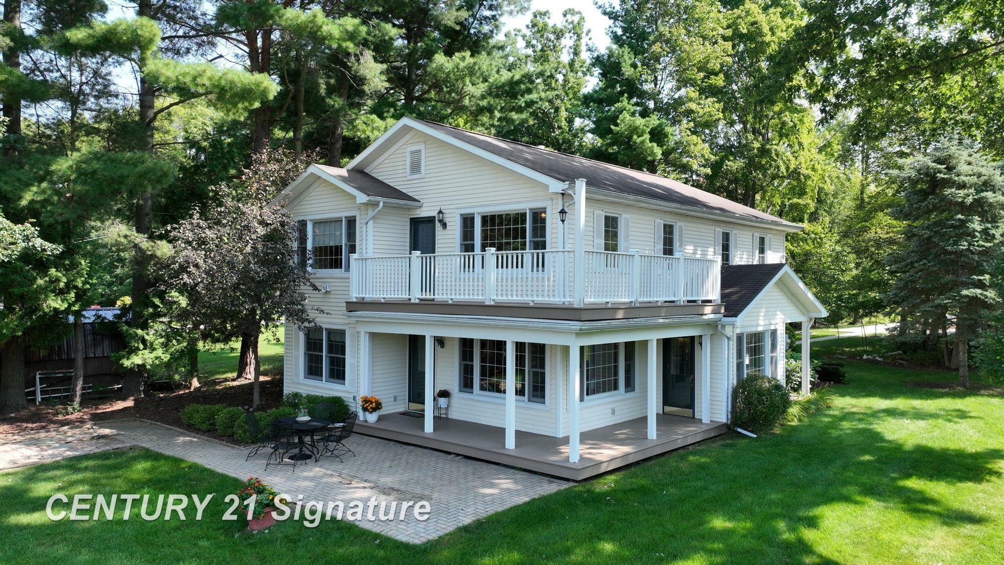 7 E Lakeshore Drive  Hope MI 48628 photo