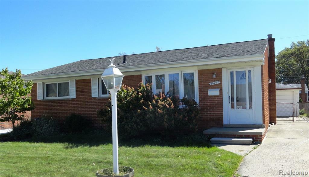 Property Photo:  30792 Whittier Avenue  MI 48071 2002 
