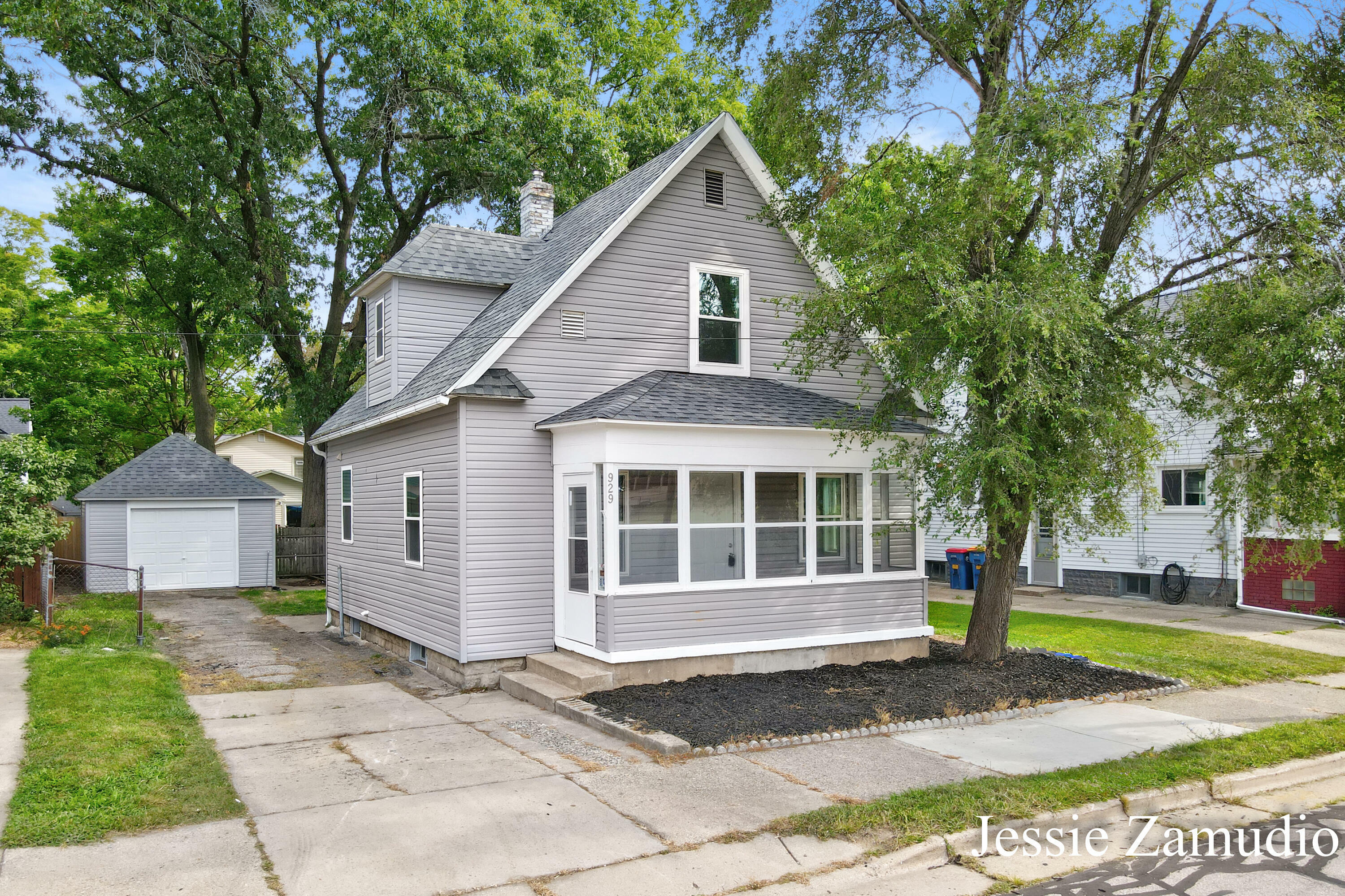 929 Lyon Street NE  Grand Rapids MI 49503 photo