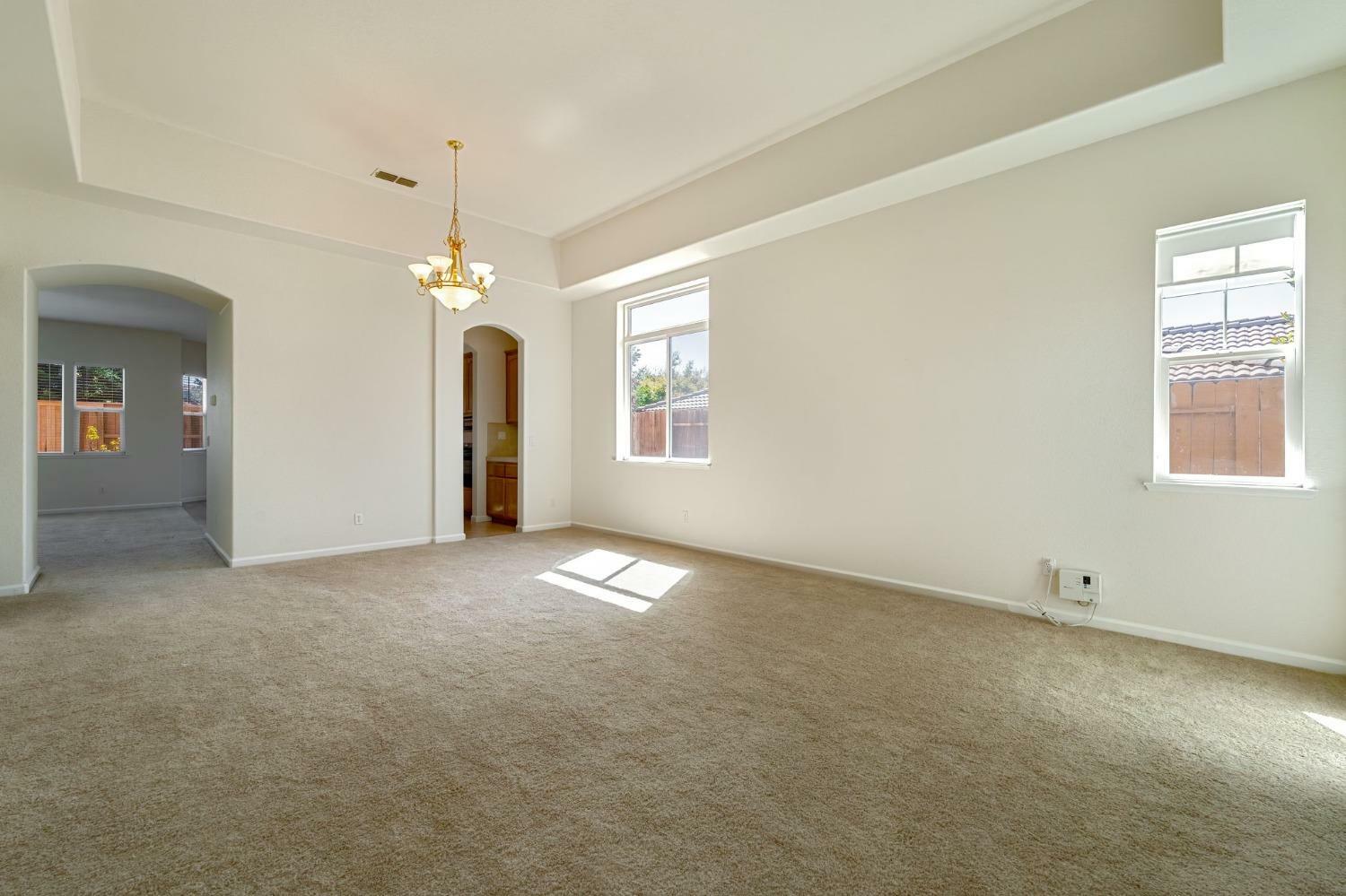 Property Photo:  2082 Sebastian Way  CA 95661 