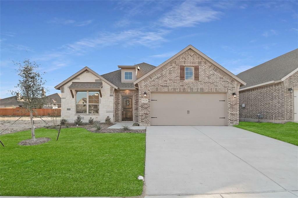 Property Photo:  1624 Rio Secco Drive  TX 76131 