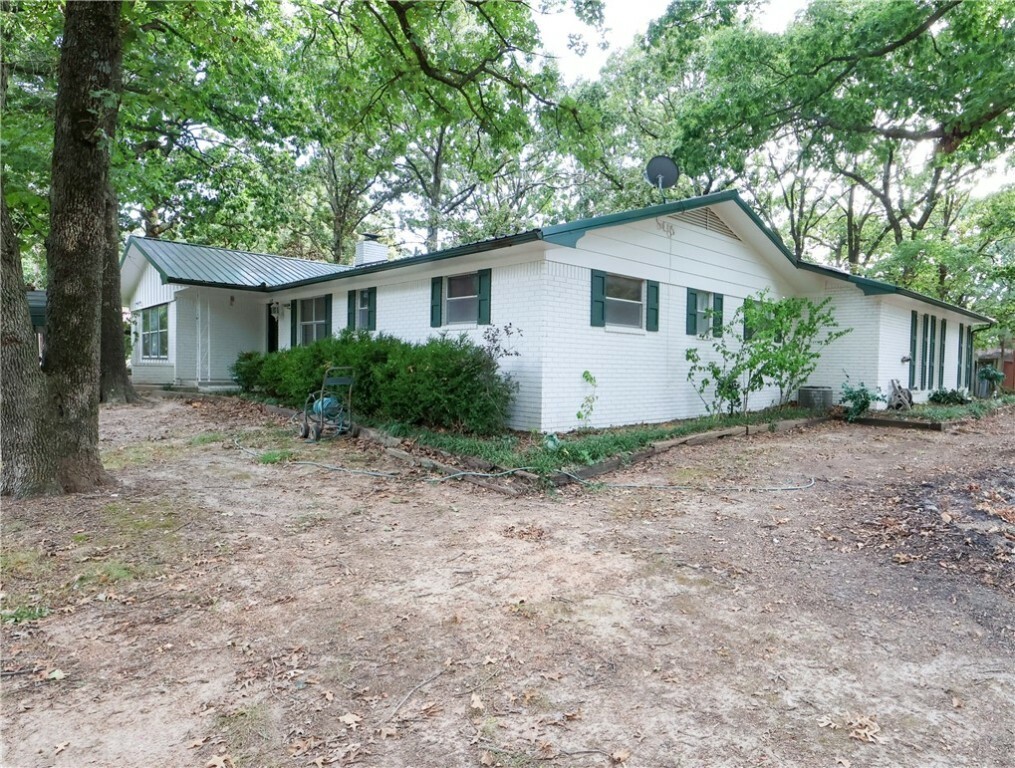 Property Photo:  669 Park Street  AR 72722 