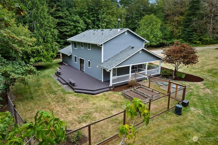 Property Photo:  5609 Lemon Road NE  WA 98506 