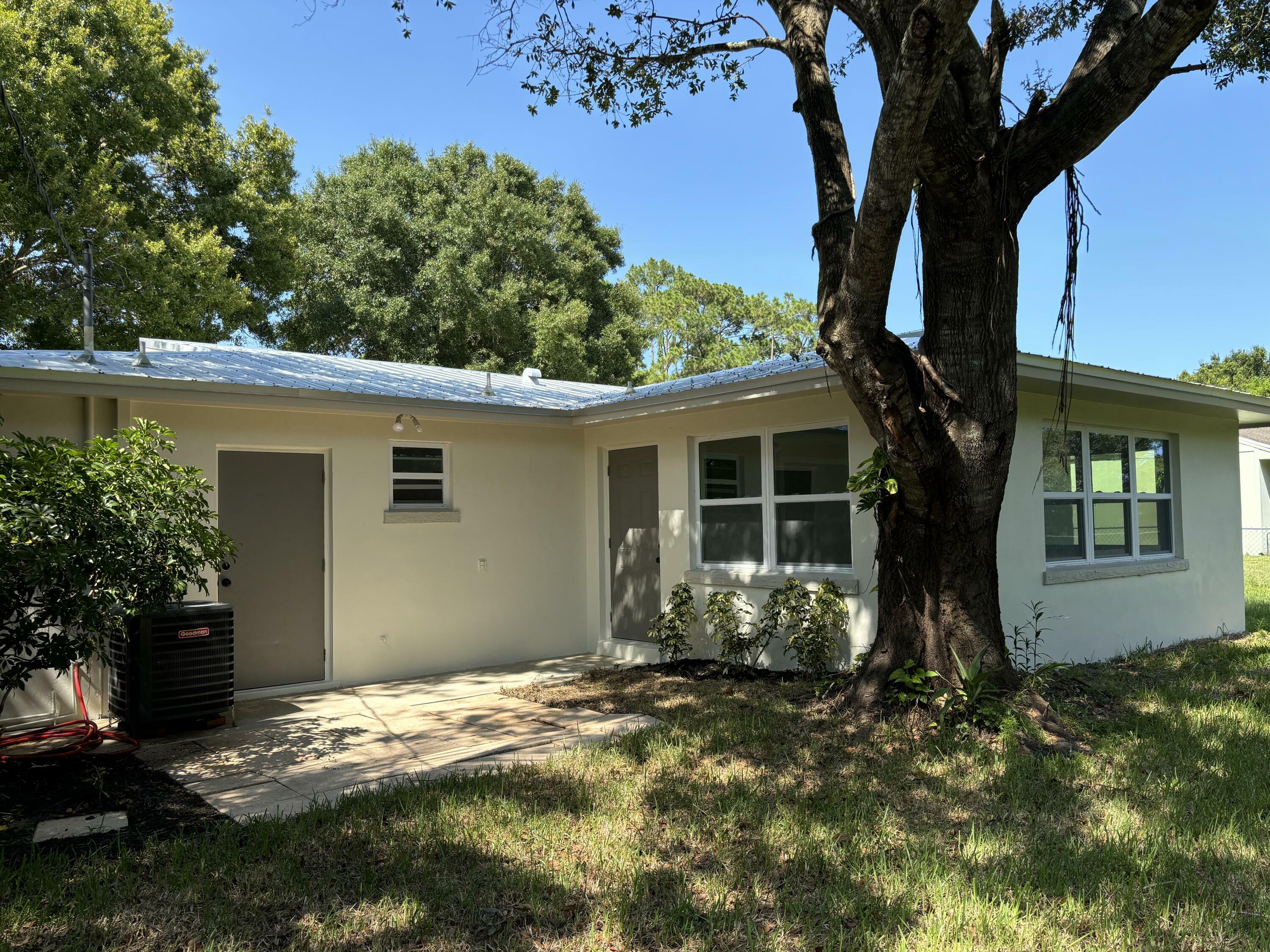 Property Photo:  7003 Deer Park Avenue  FL 34951 