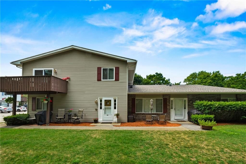 Property Photo: 332 Chatham Circle RI 02886