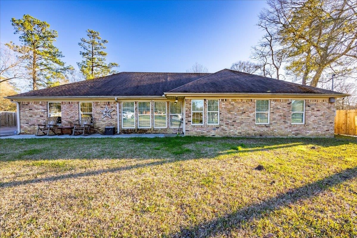 Property Photo:  940 Pinecrest  TX 77662 