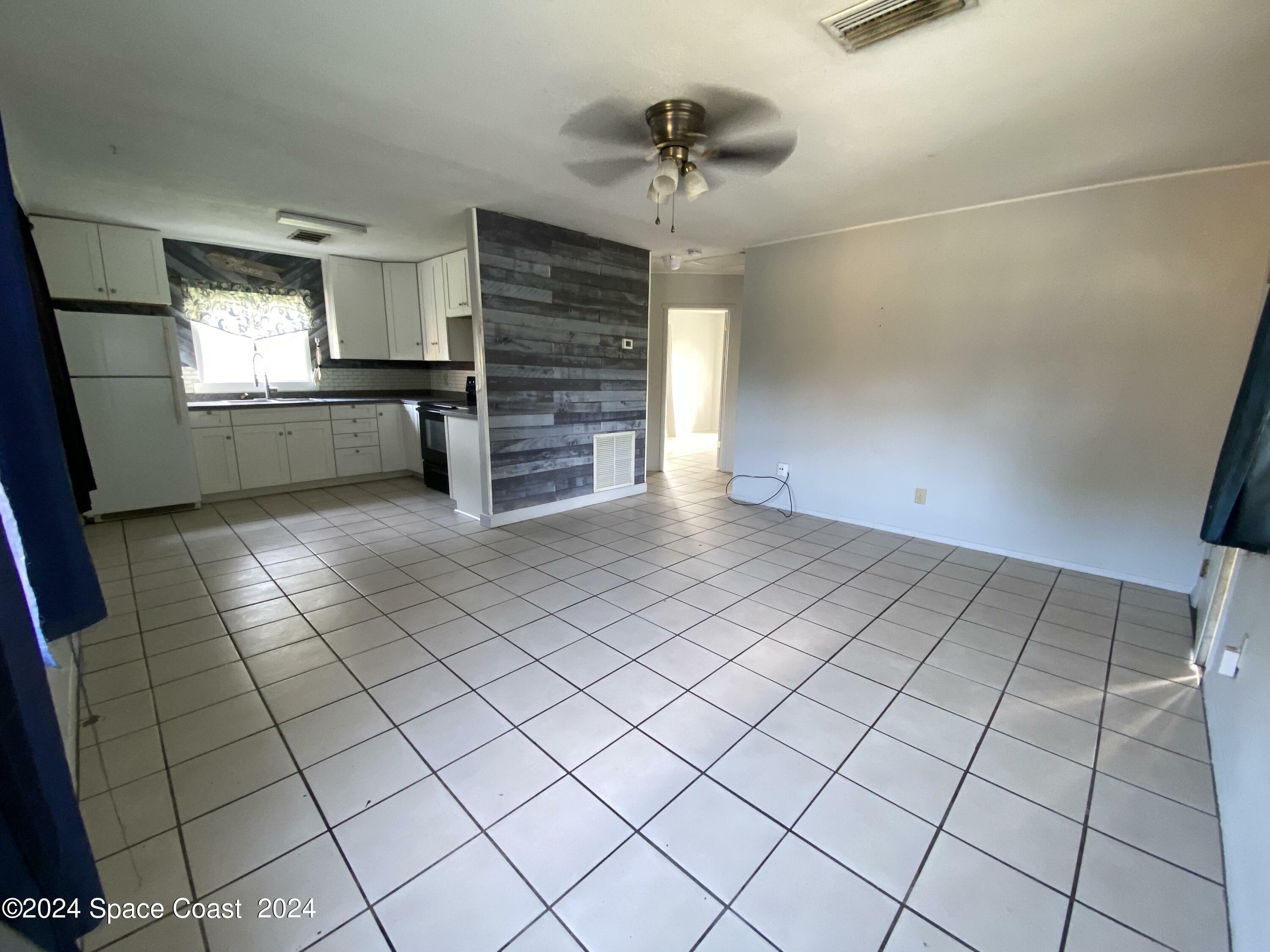 Property Photo:  835 Kanawha Street  FL 32927 