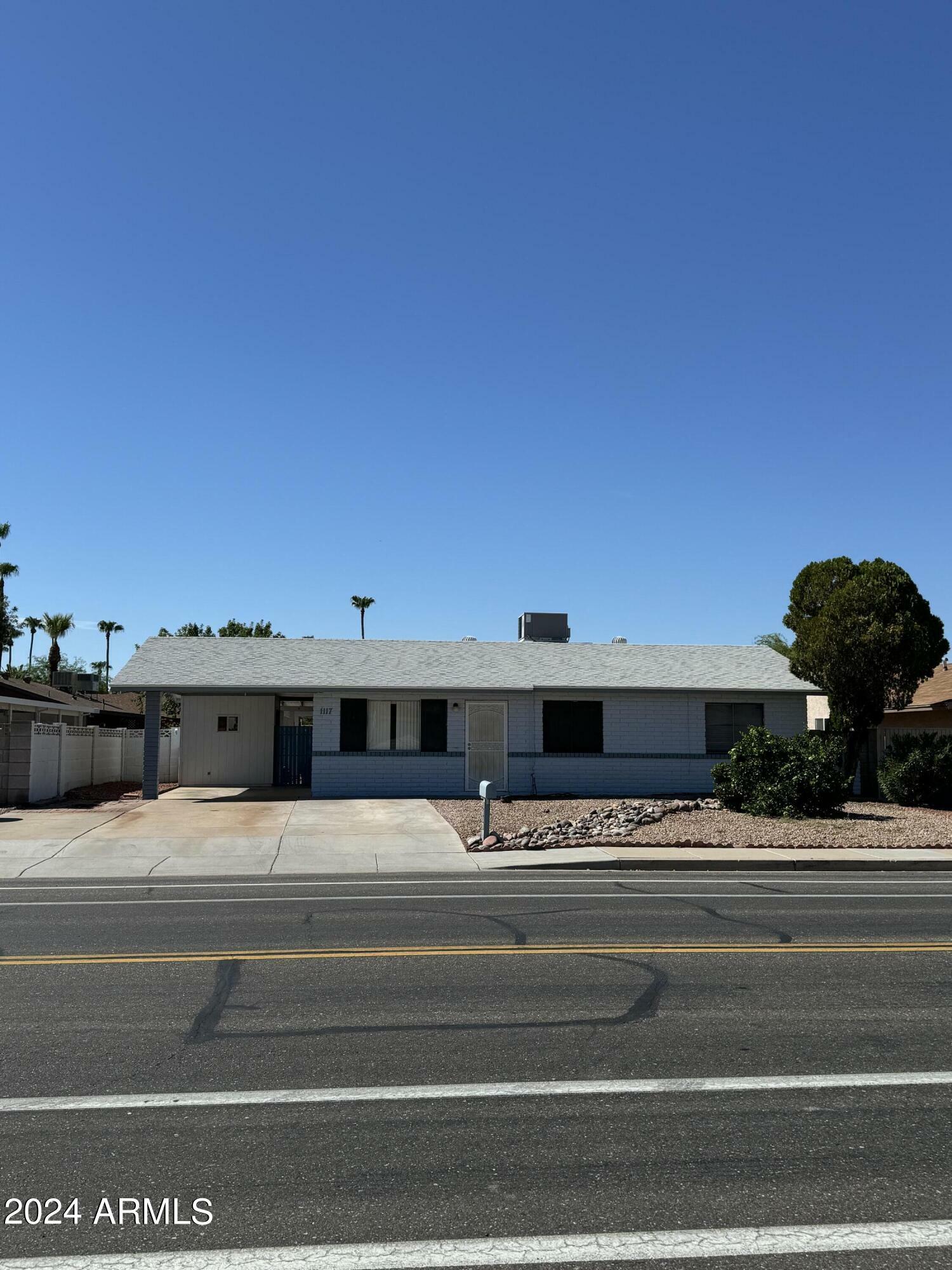 Property Photo:  1117 W Mesquite Street  AZ 85224 