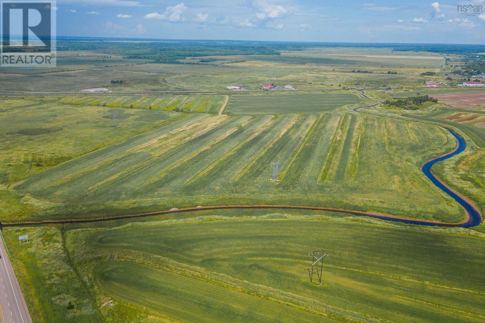 Photo de la propriété:  Highway 2  NS B4H 3Y5 