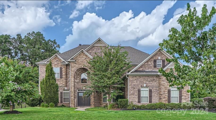 Property Photo:  16117 Loch Raven Road  NC 28078 