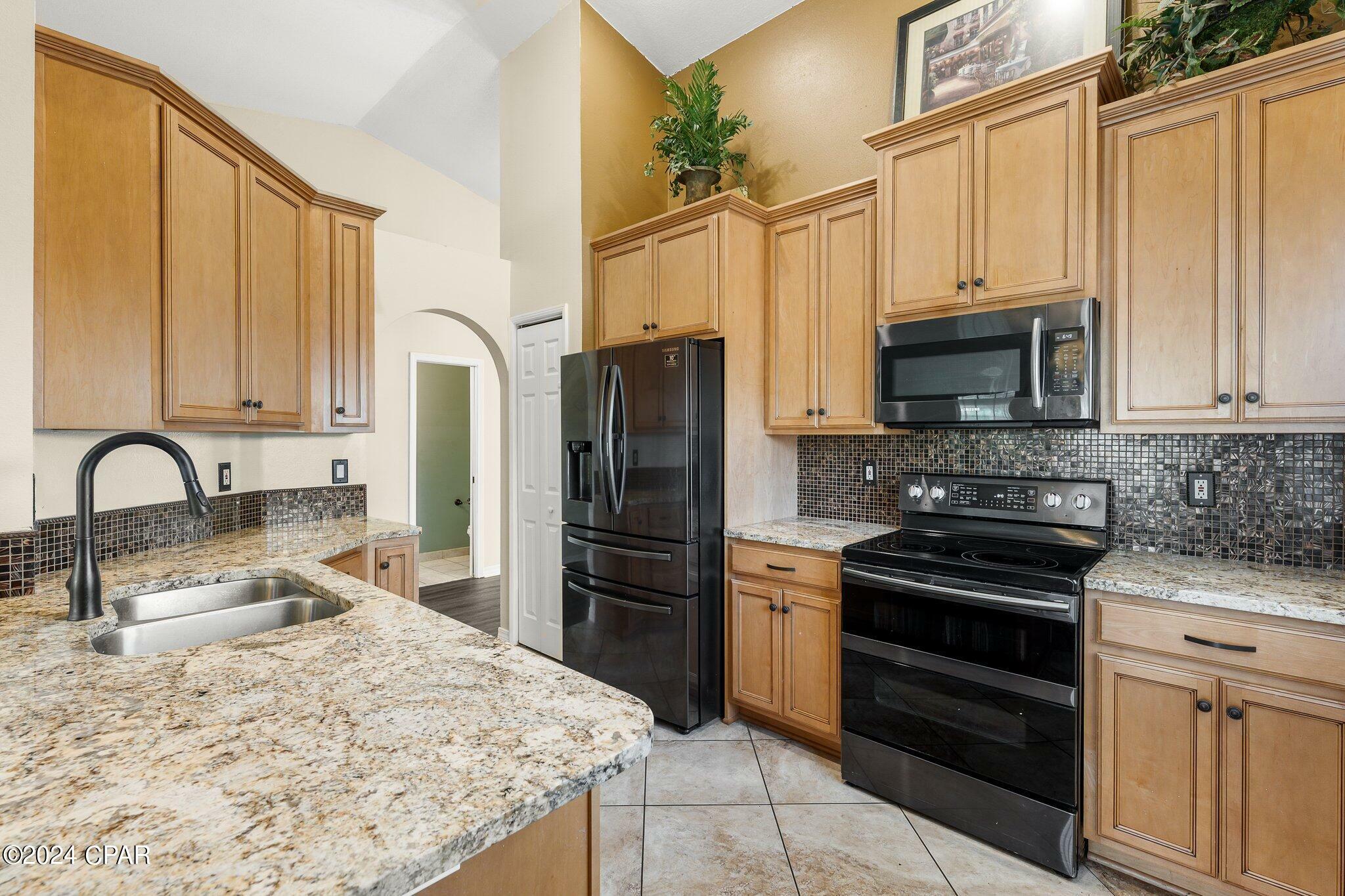 Property Photo:  3323 Azalea Circle  FL 32444 