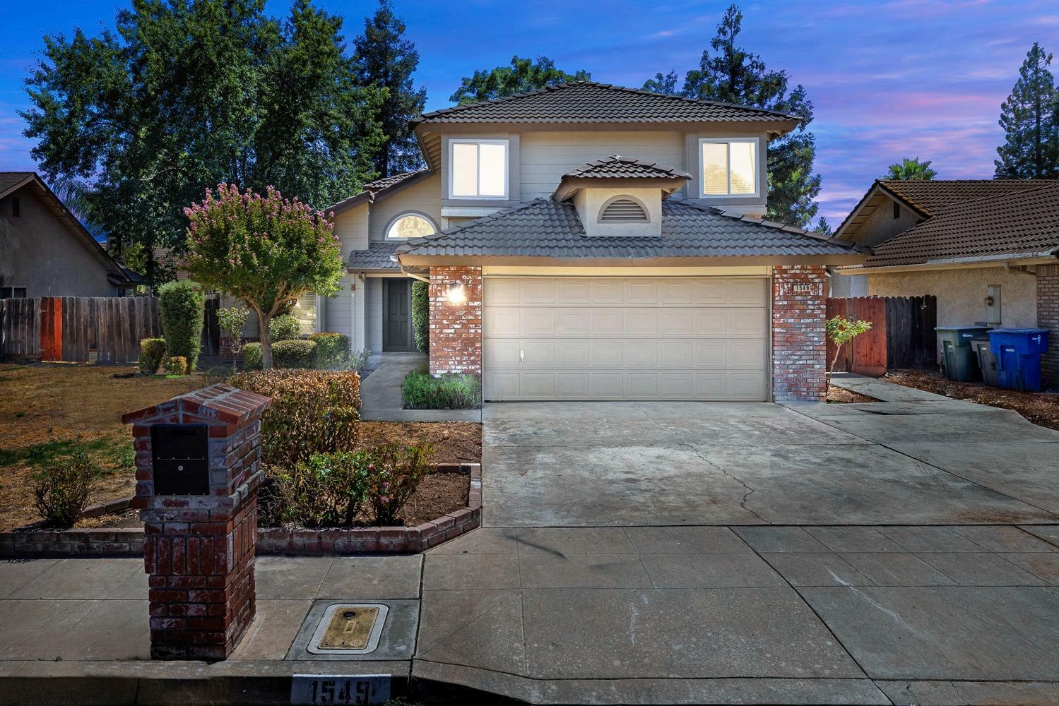 Property Photo:  1549 E Omaha Avenue  CA 93720 