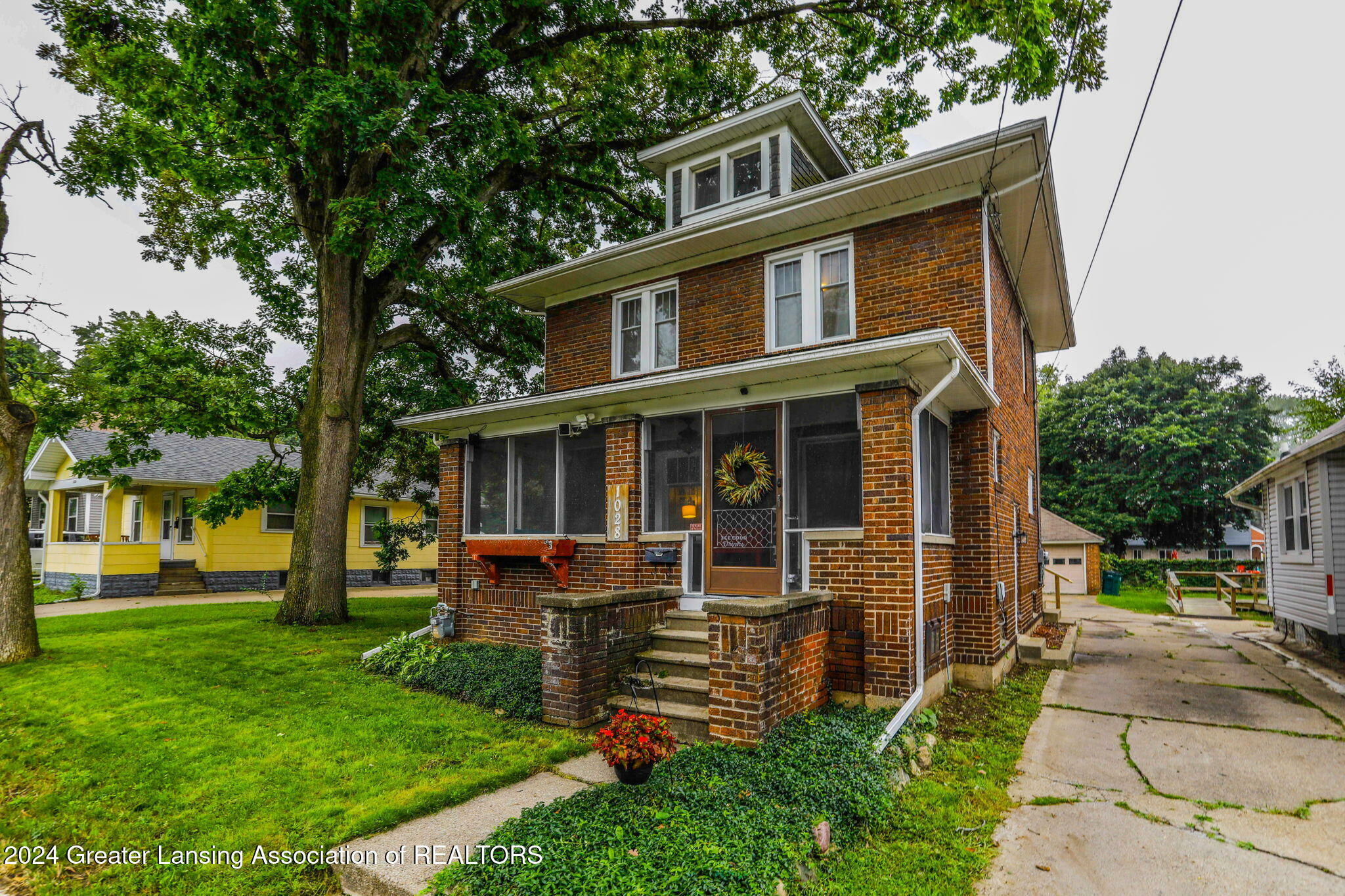 Property Photo:  1028 Dakin Street  MI 48912 