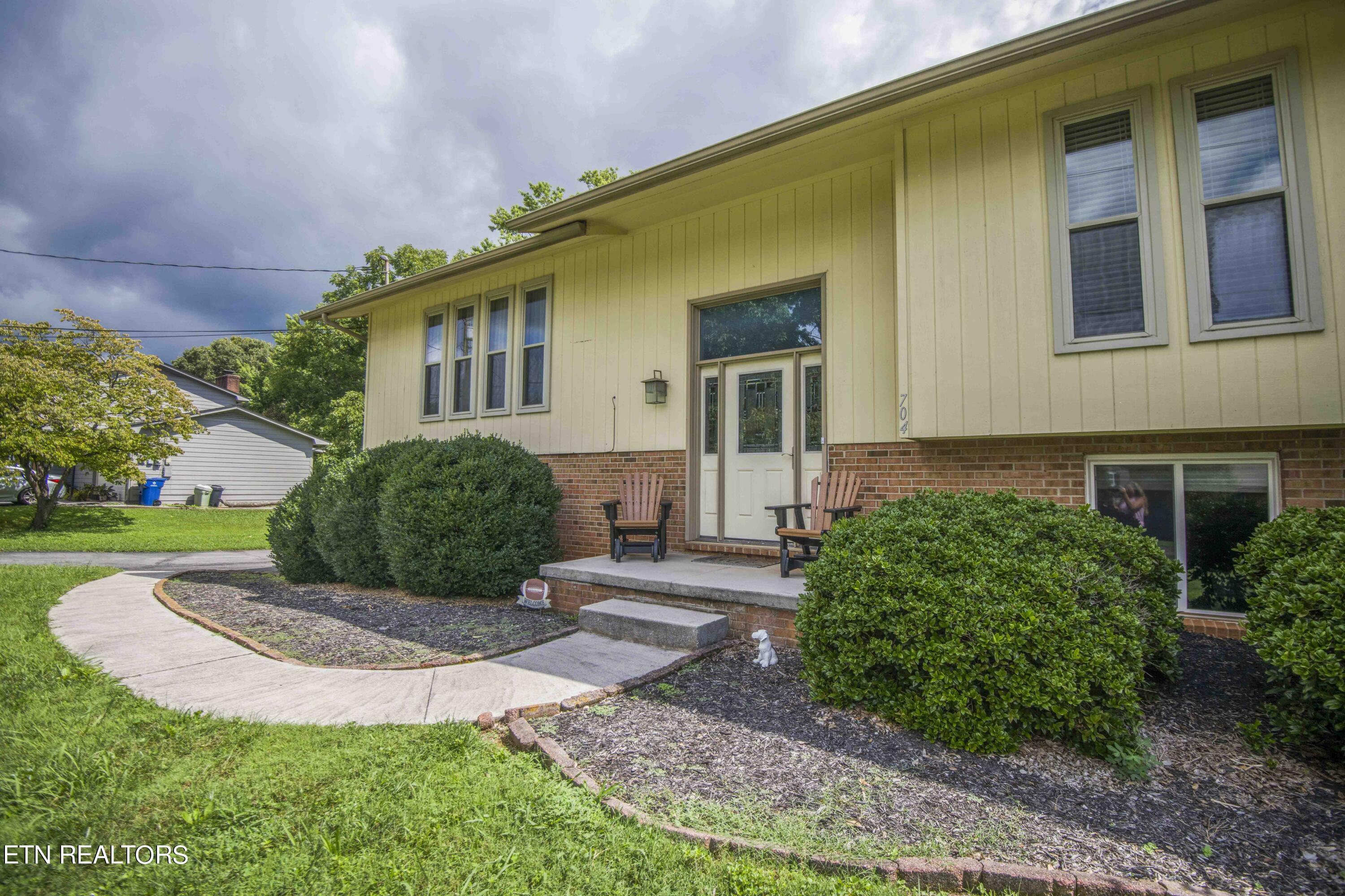 Property Photo:  704 Sunnydale Rd  TN 37923 