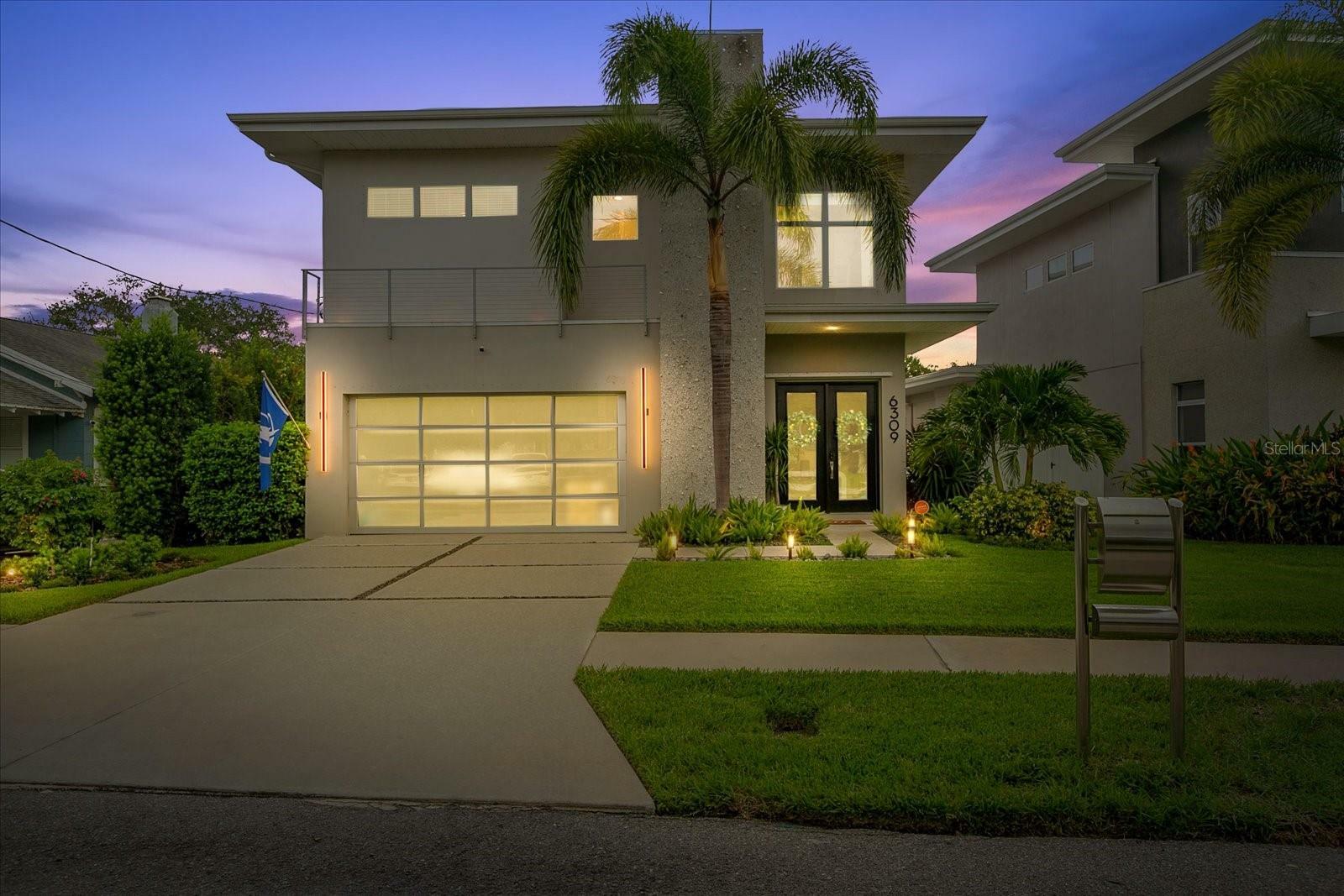 Property Photo: 6309 S Selbourne Avenue FL 33611