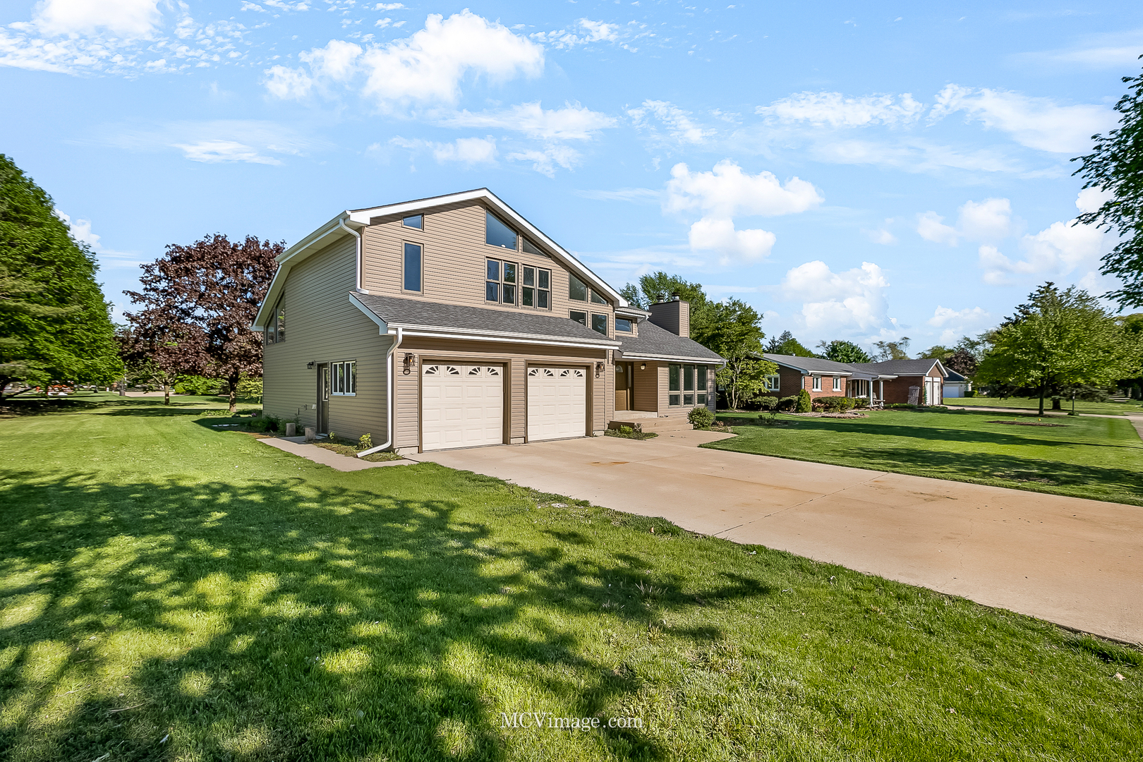 Property Photo:  712 Westshire Drive  IL 60435 