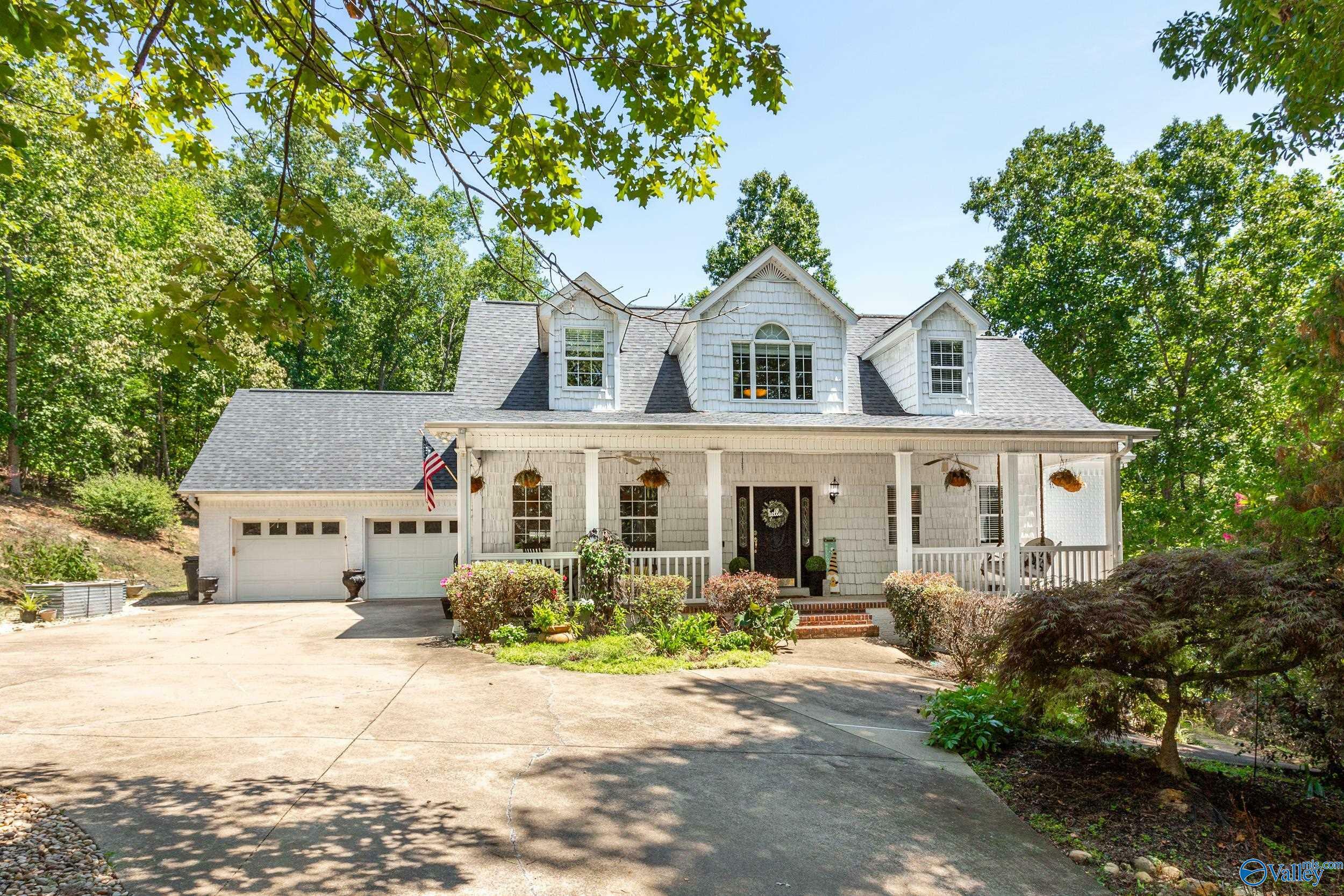 Property Photo:  157 Hickory Ridge Drive  AL 35905 