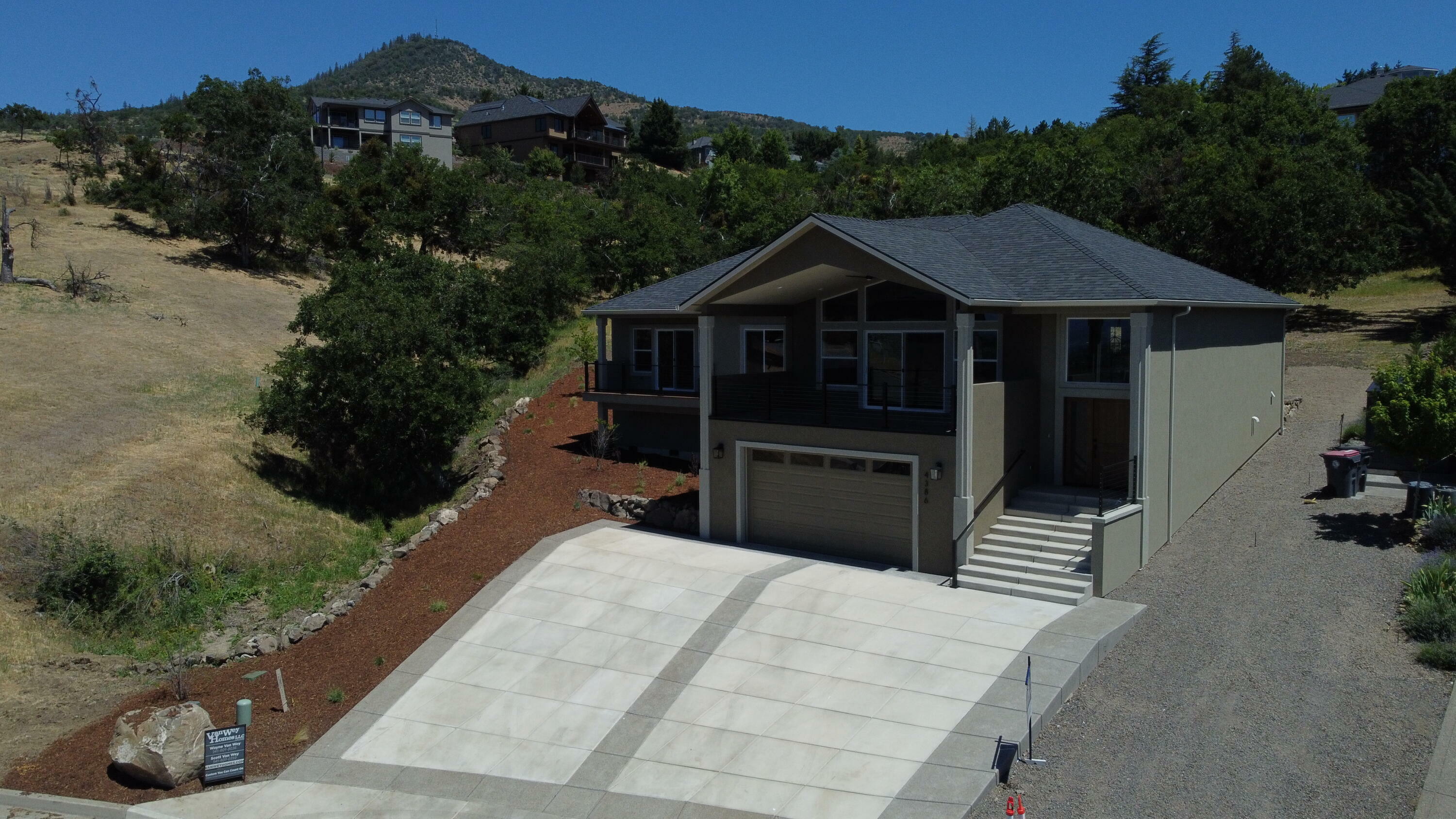 Property Photo: 4386 Murryhill Terrace OR 97504