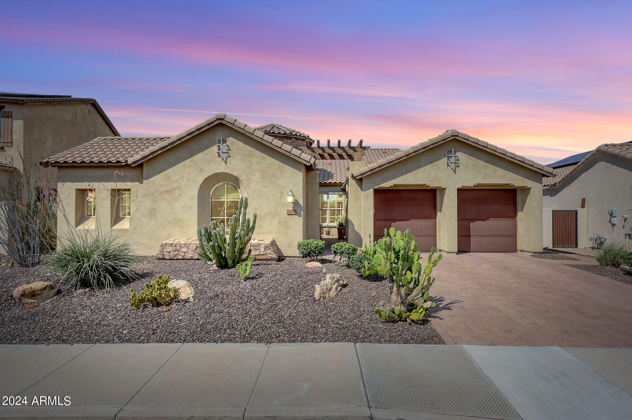 Property Photo:  18280 W Thistle Landing Drive  AZ 85338 