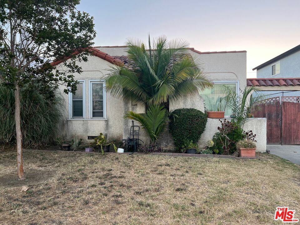 Property Photo:  6721   Cimarron St  CA 90047 