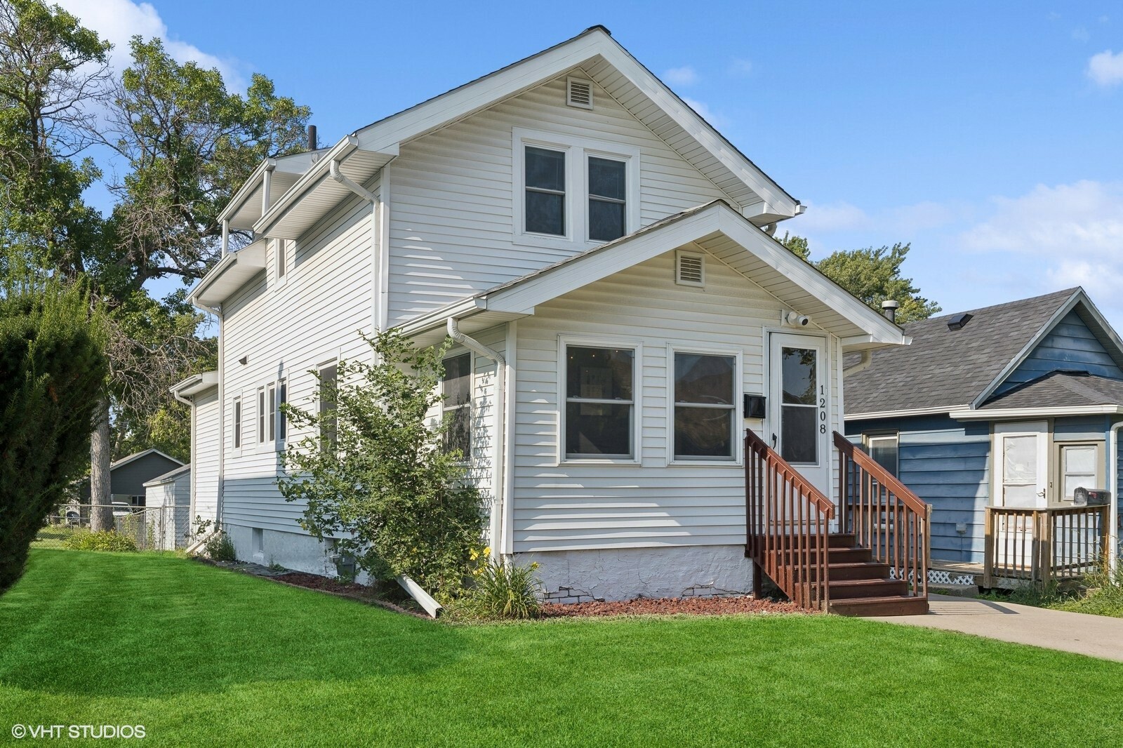 Property Photo: 1208 Buchanan Street IA 50316