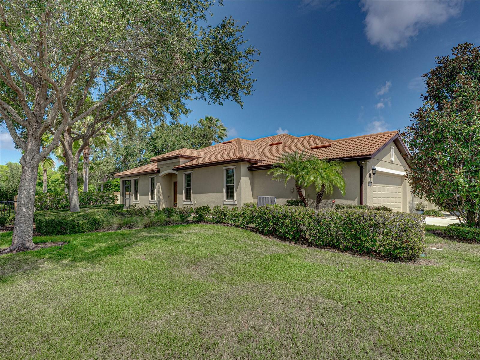 Property Photo:  5485 Sunset Falls Drive  FL 33572 