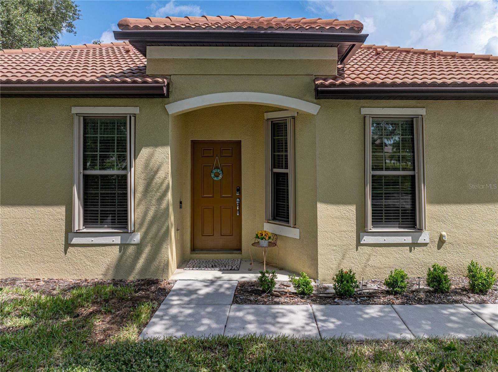 Property Photo: 5485 Sunset Falls Drive FL 33572